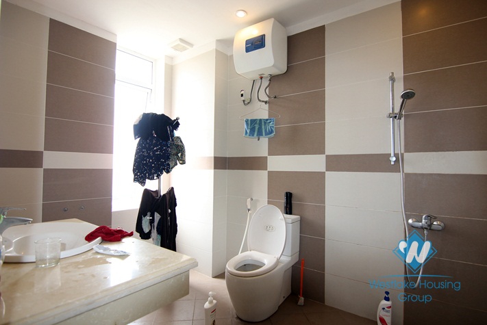 Lakeside colonial villa with lots of characters for rent in Tay Ho